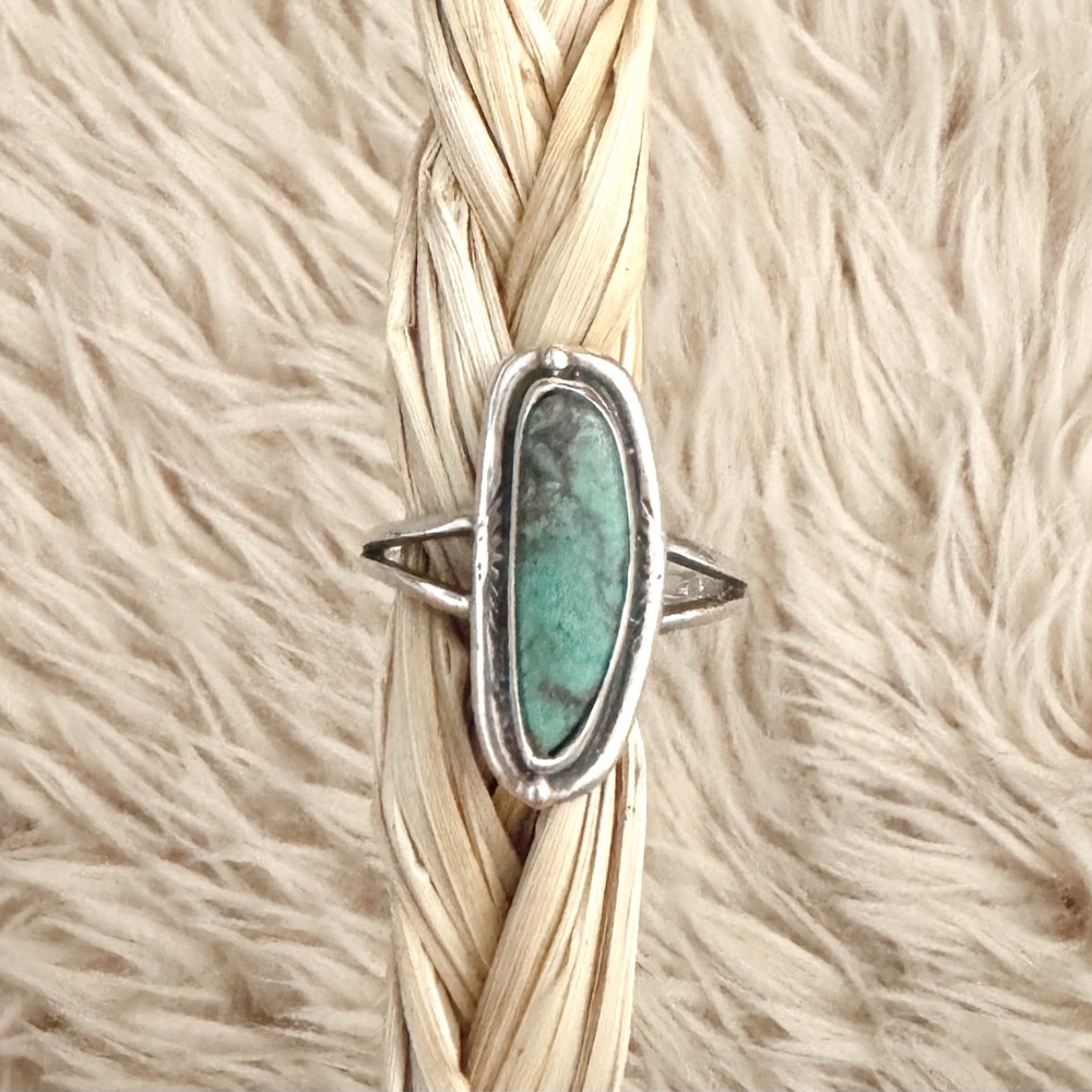 Vintage Navajo 925 Sterling Silver and Turquoise Ring 10